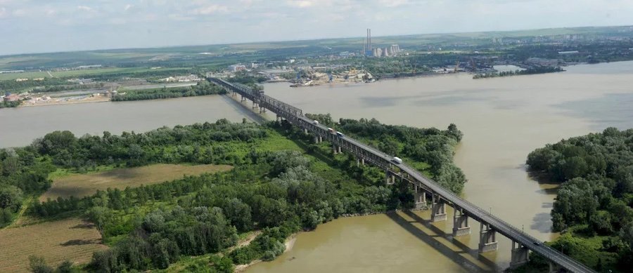 Aplicația online „Cât stau la pod” arată cât poate dura traversarea graniței Giurgiu-Ruse