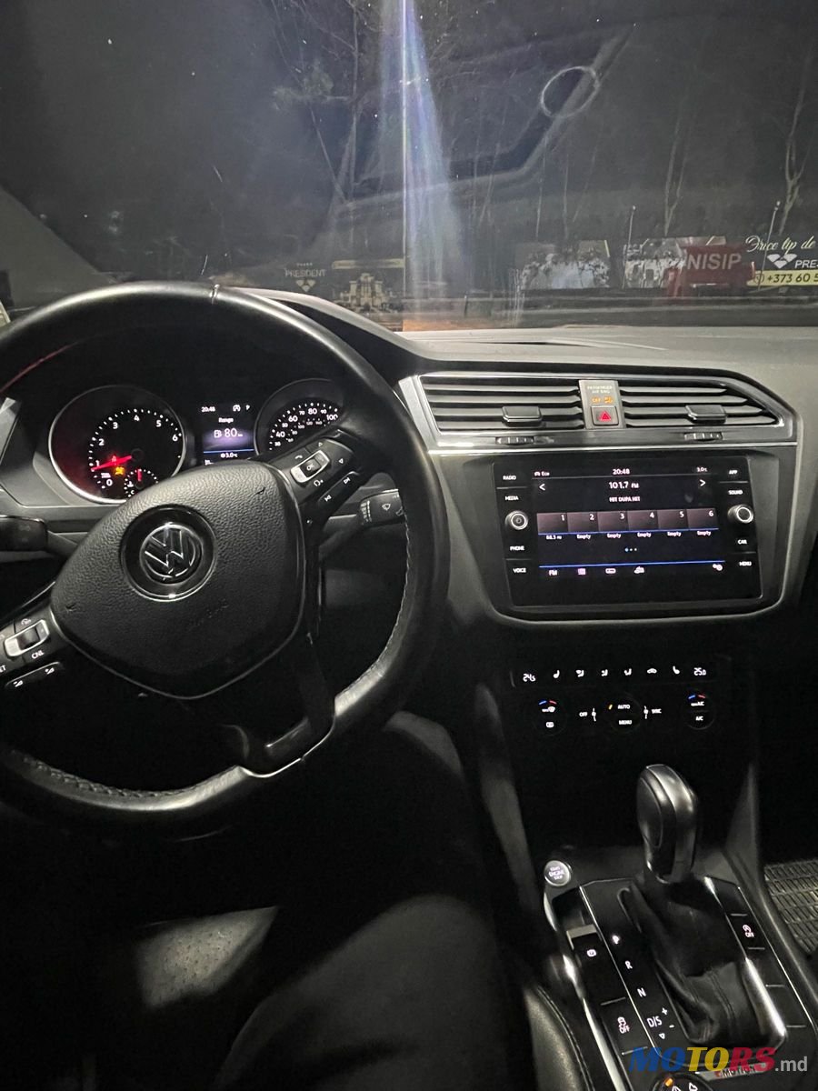 2018' Volkswagen Tiguan photo #6