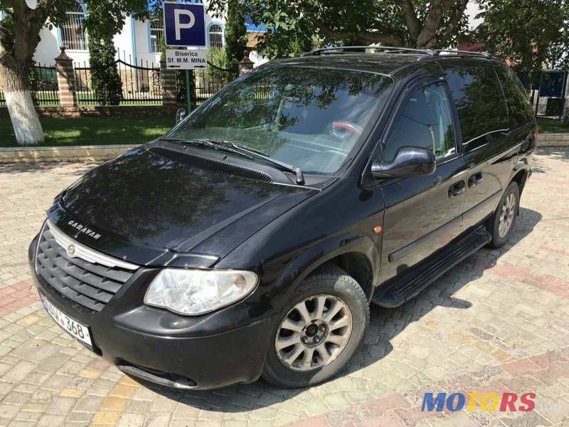 2004' Chrysler Voyager photo #2