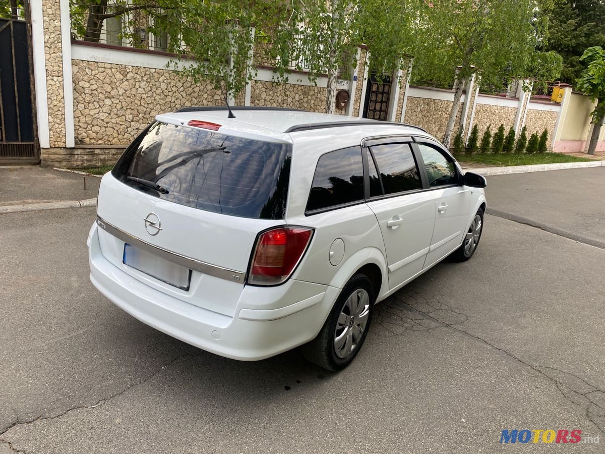 2008' Opel Astra photo #2