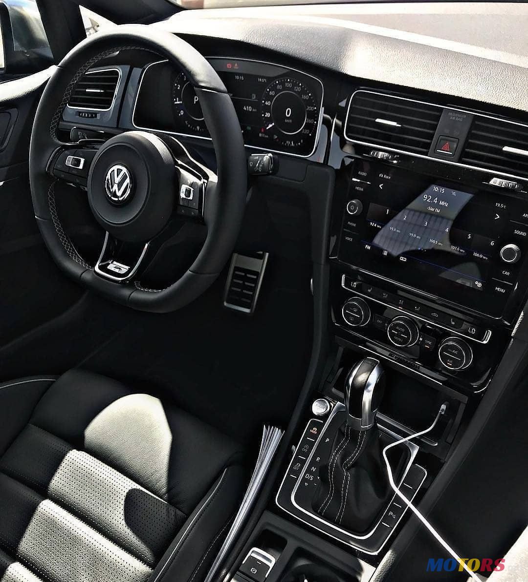 2015' Volkswagen Golf photo #4