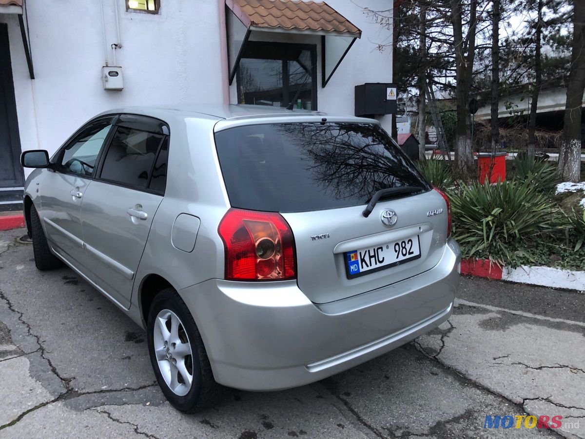 2005' Toyota Corolla photo #2