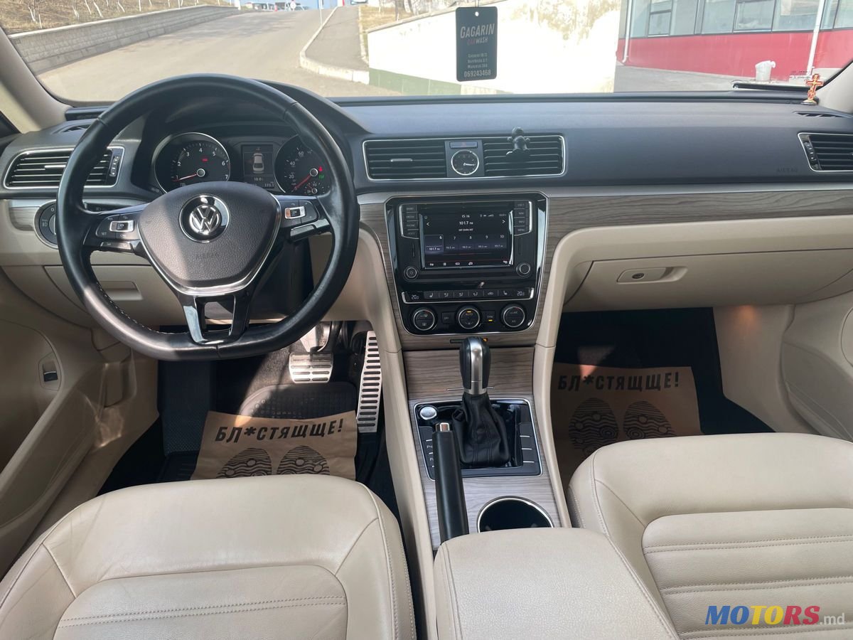 2017' Volkswagen Passat photo #6
