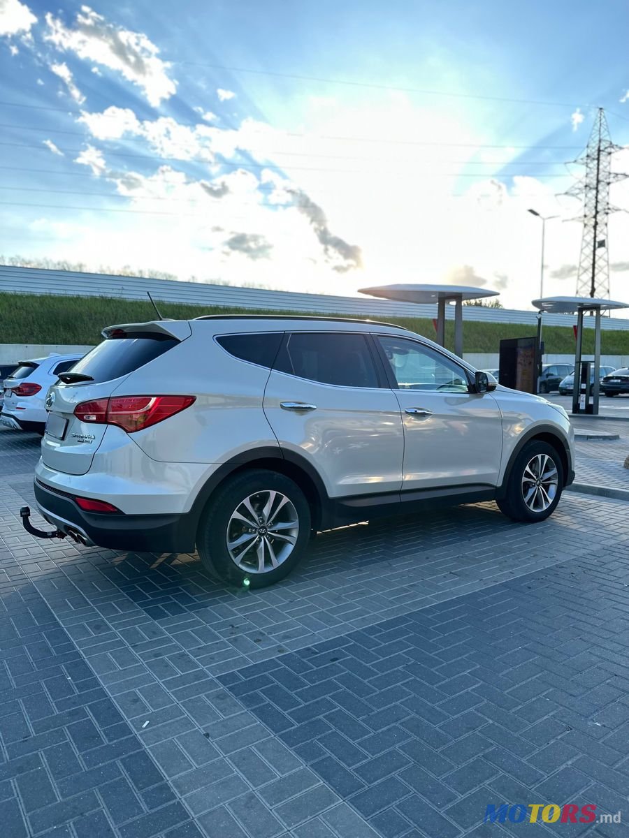 2015' Hyundai Santa Fe photo #5