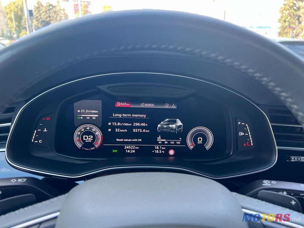 2019' Audi Q8 photo #4