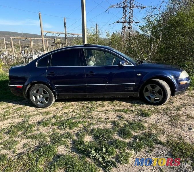 2001' Volkswagen Passat photo #6