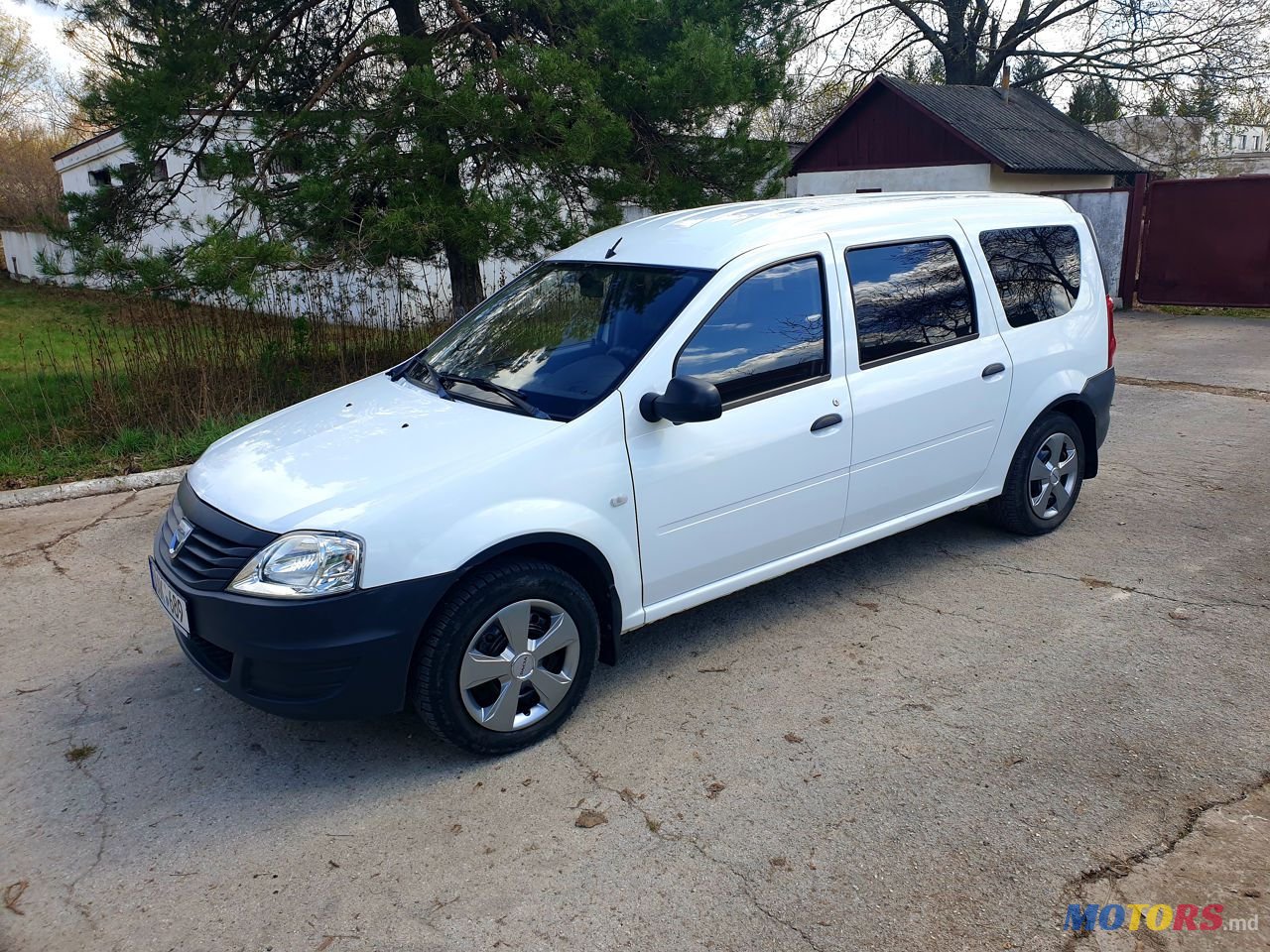 2010' Dacia Logan Mcv photo #1