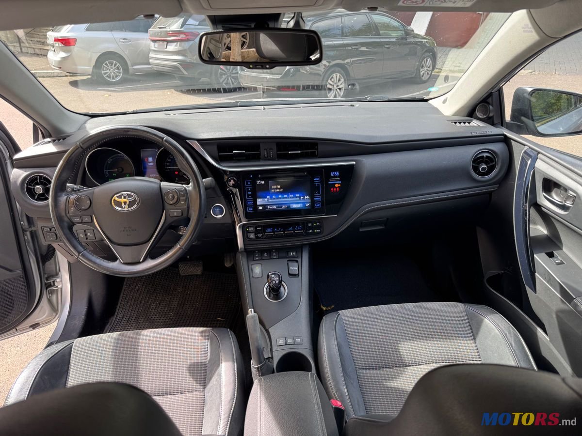 2015' Toyota Auris photo #3