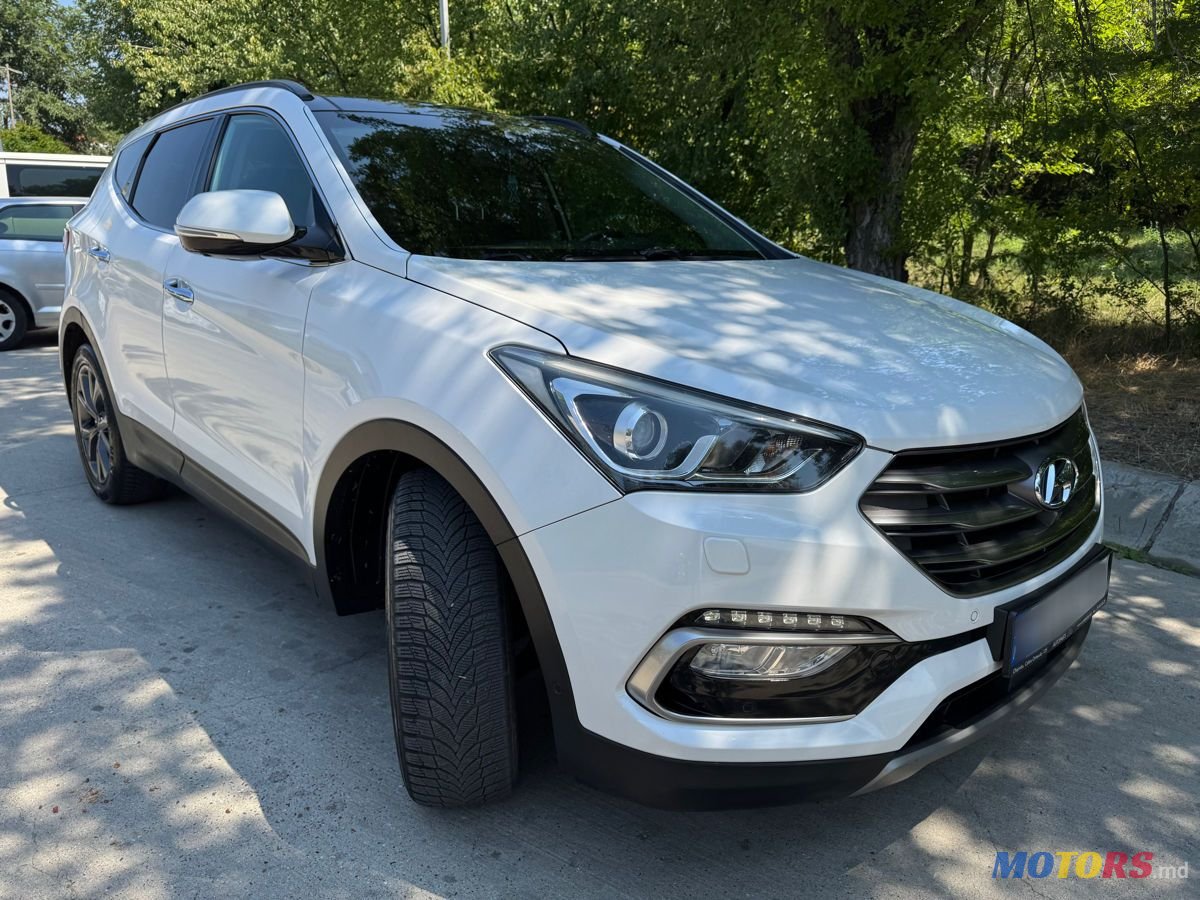 2017' Hyundai Santa Fe photo #2
