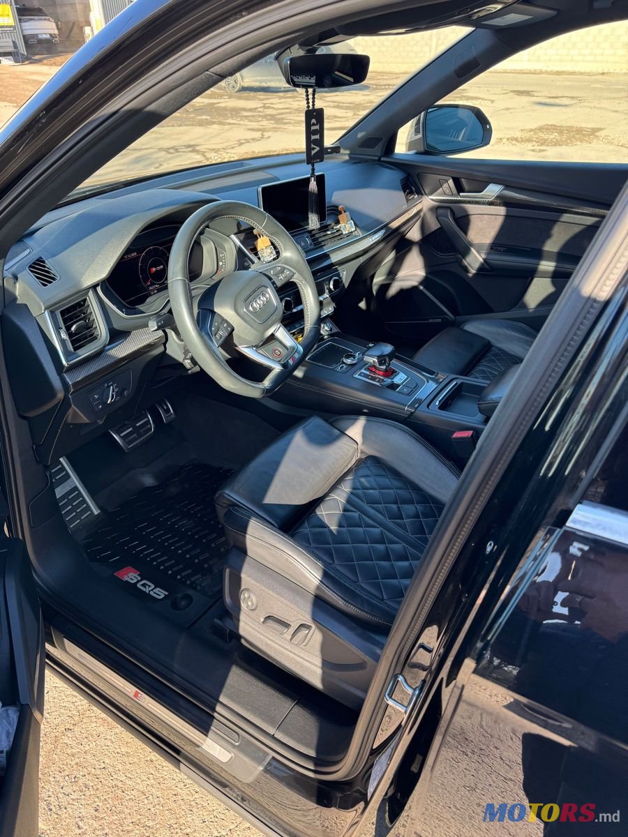 2017' Audi SQ5 photo #5