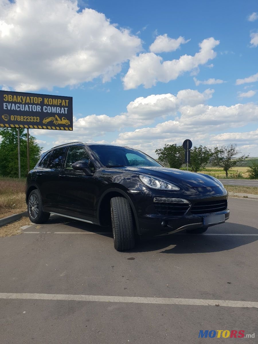 2013' Porsche Cayenne photo #3