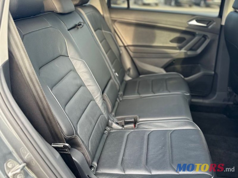 2018' Volkswagen Tiguan photo #6