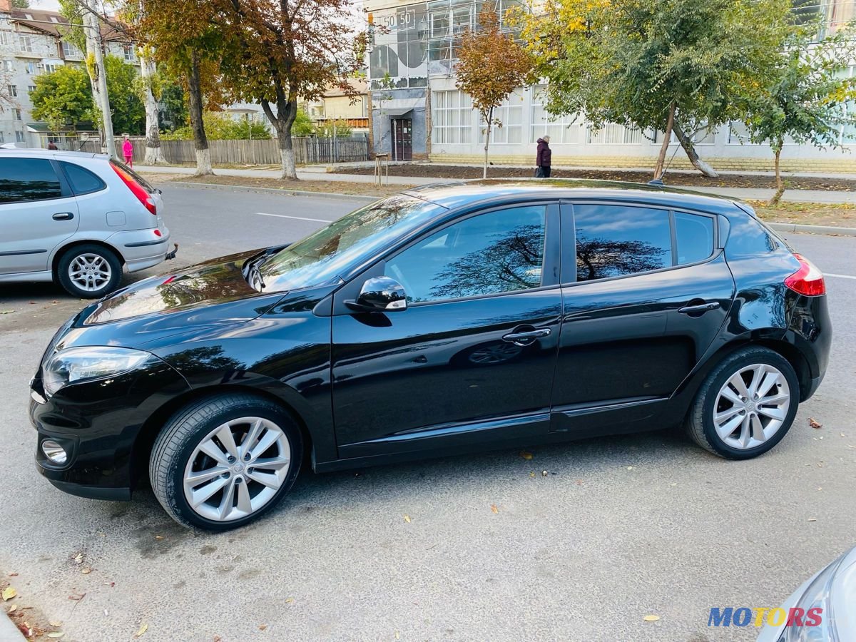 2012' Renault Megane photo #2