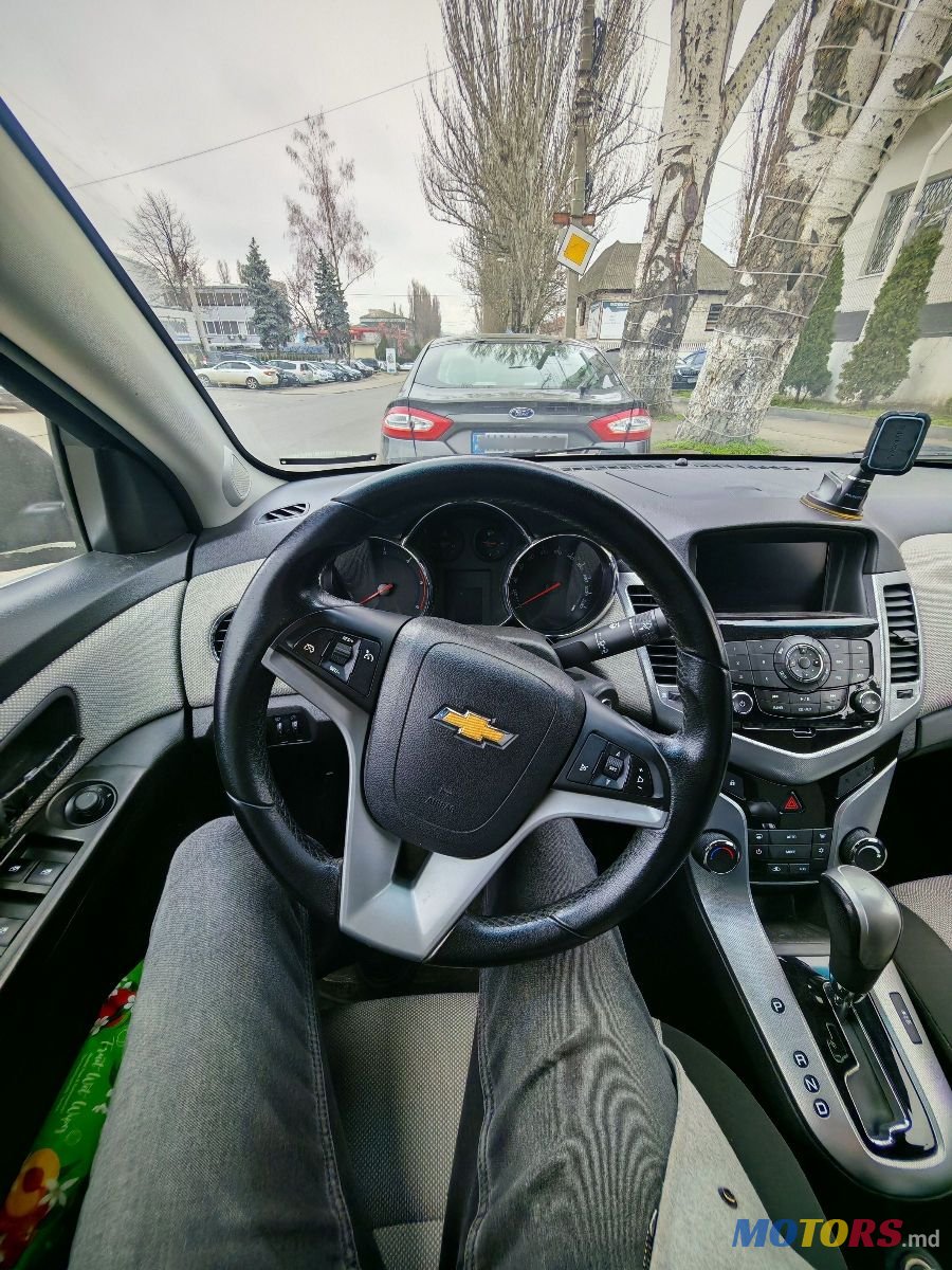 2011' Chevrolet Cruze photo #6