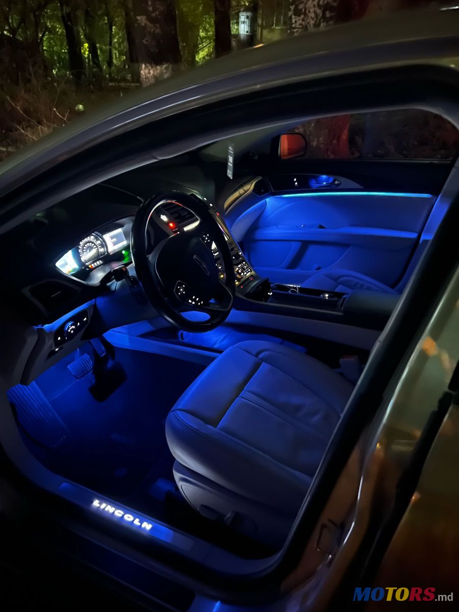 2017' Lincoln MKZ photo #4