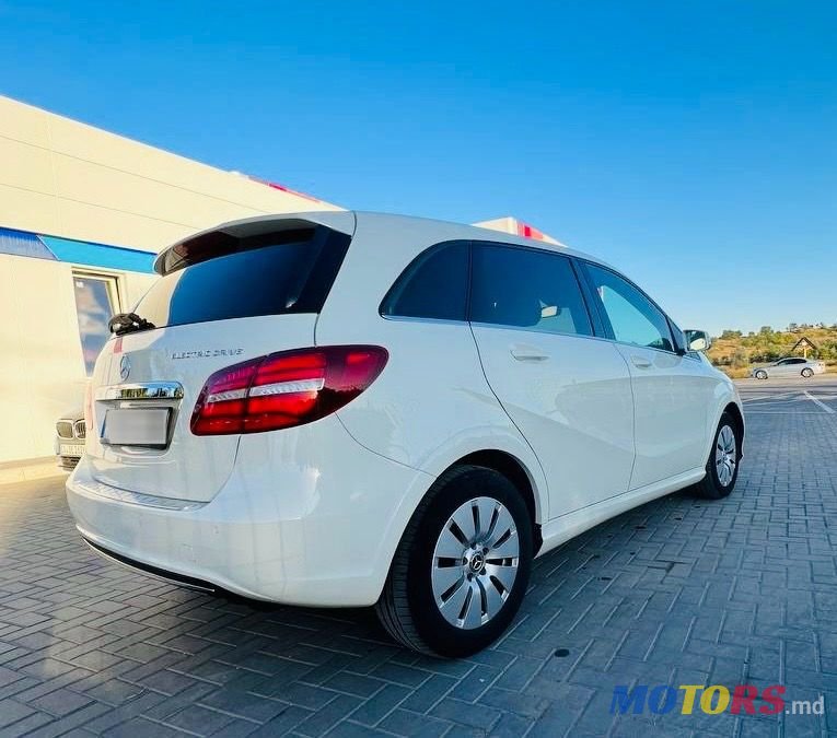 2015' Mercedes-Benz B-Class photo #2