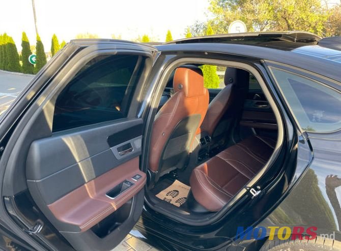 2017' Jaguar XF photo #5