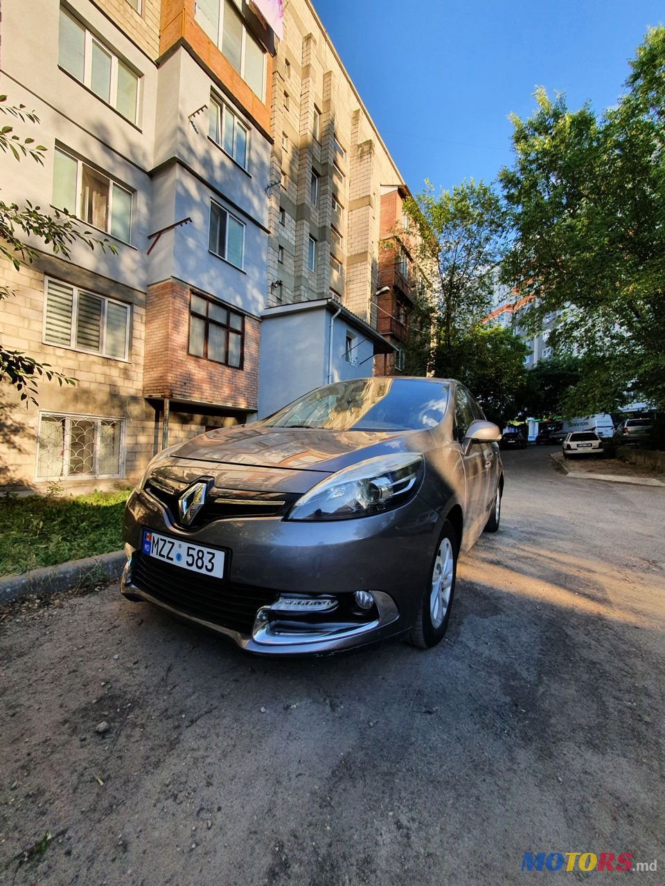 2014' Renault Grand Scenic photo #1