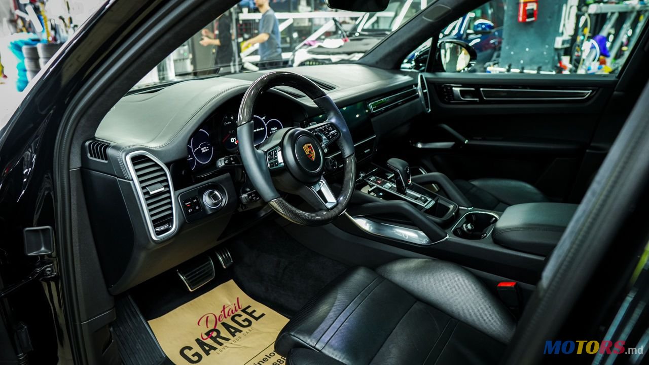 2018' Porsche Cayenne photo #1