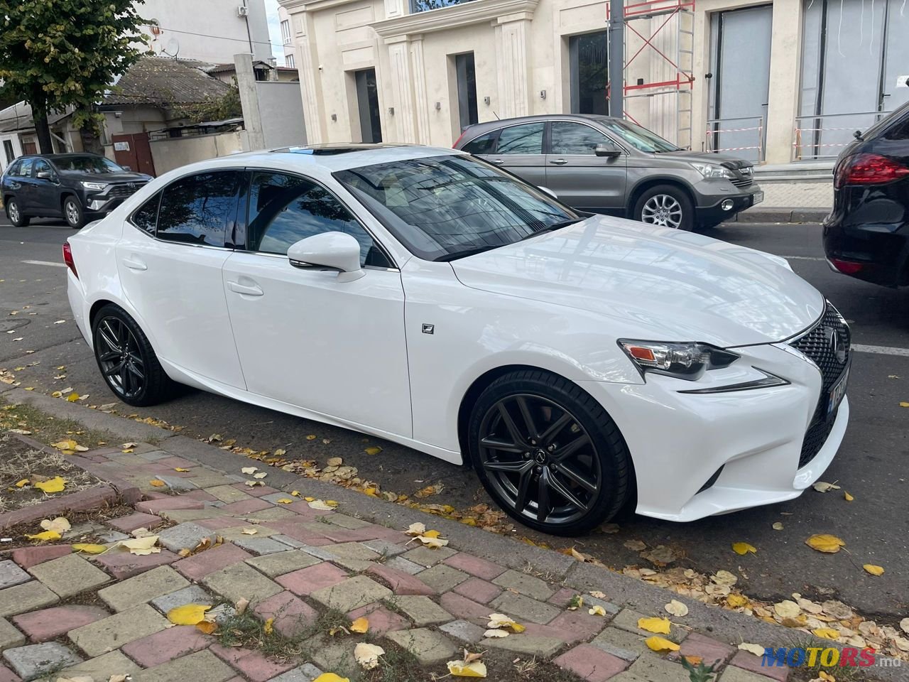 2016' Lexus Is Series photo #5