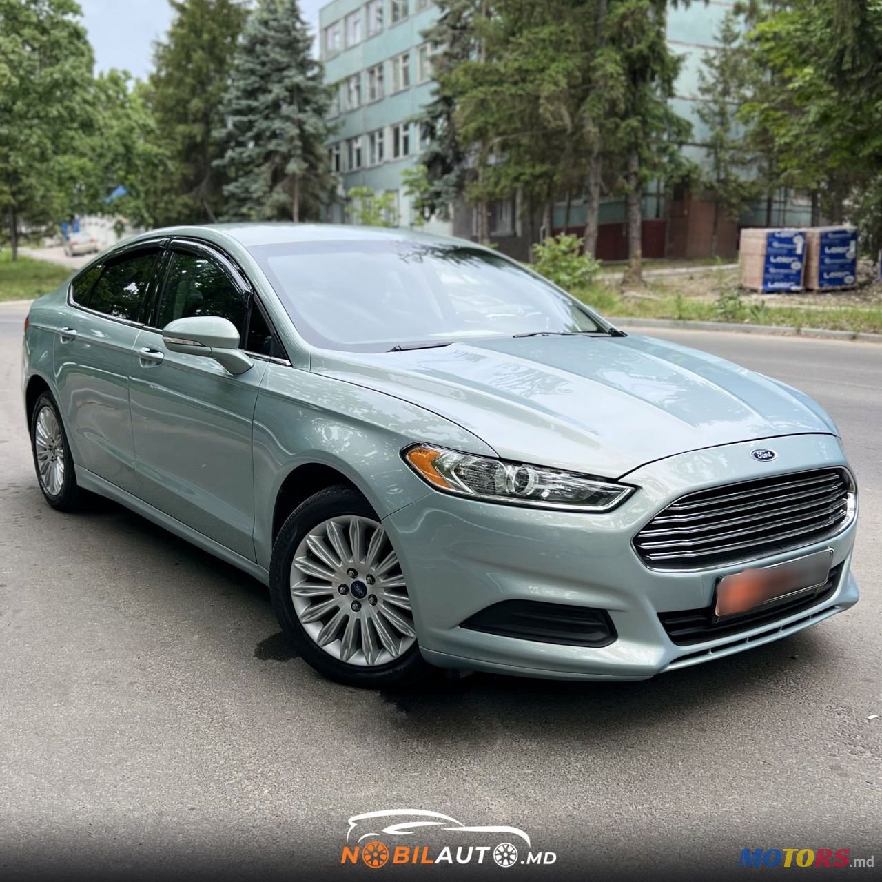 2013' Ford Fusion photo #2