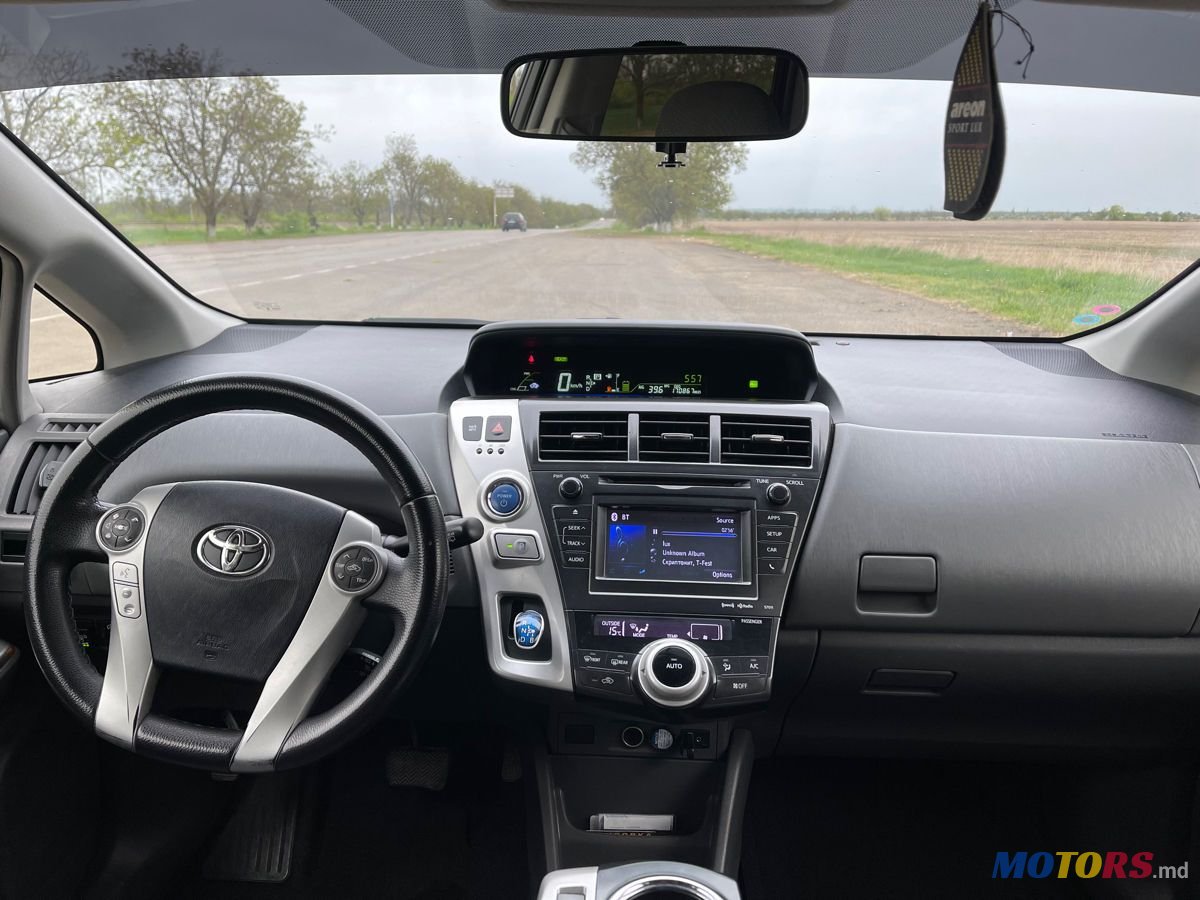 2013' Toyota Prius photo #4