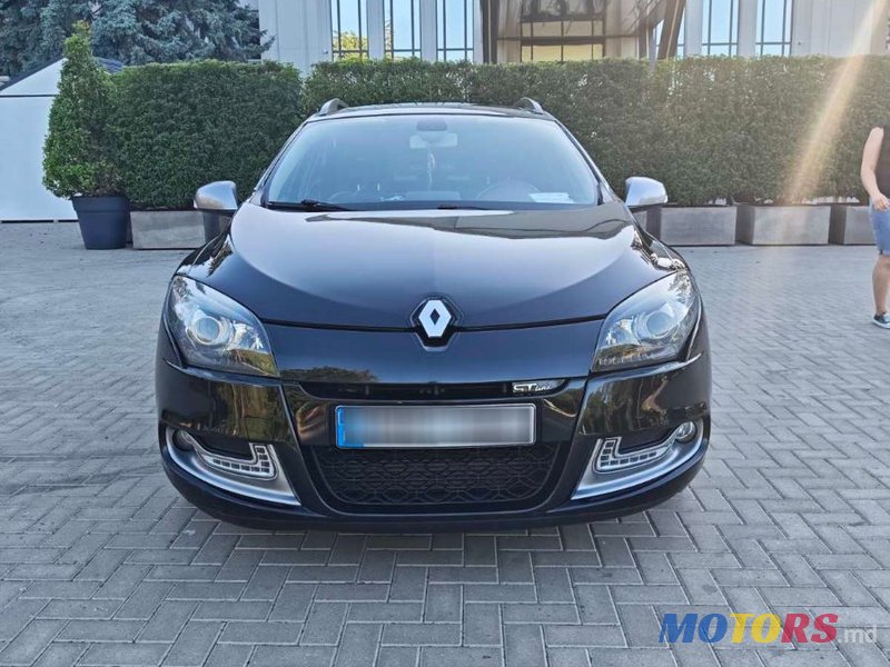 2012' Renault Megane photo #2