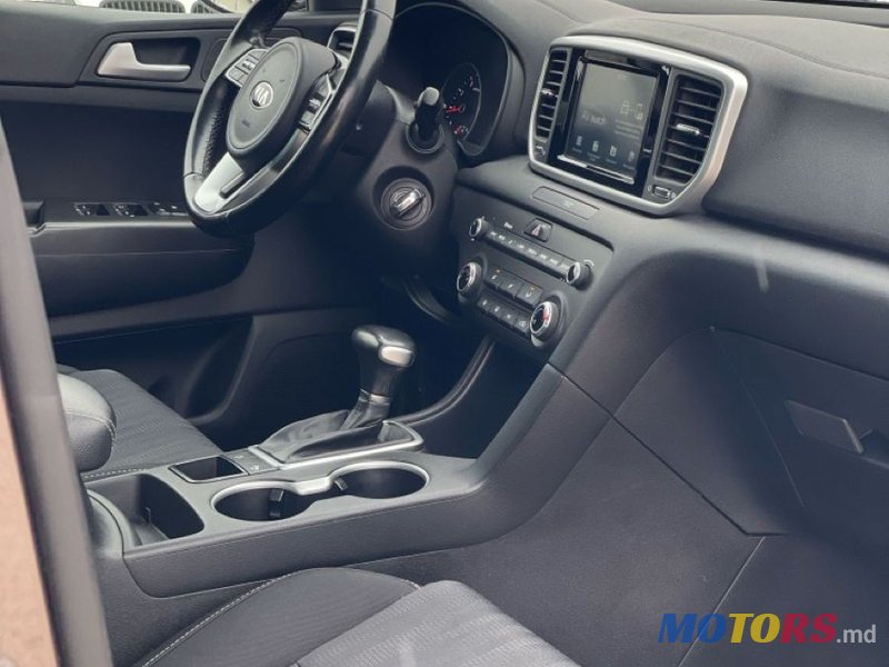 2020' Kia Sportage photo #6