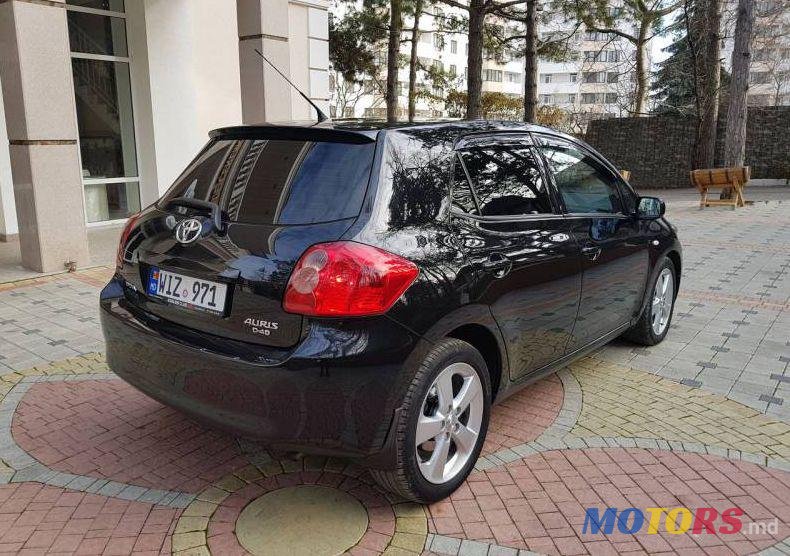 2008' Toyota Auris photo #2