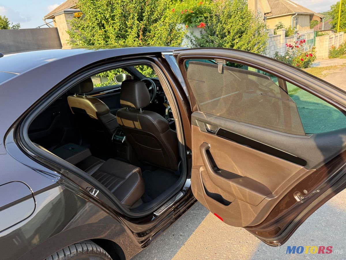 2021' Skoda Superb photo #4