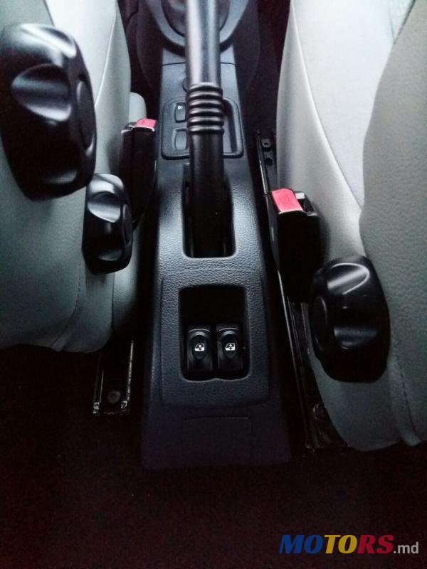 2007' Dacia Logan photo #3