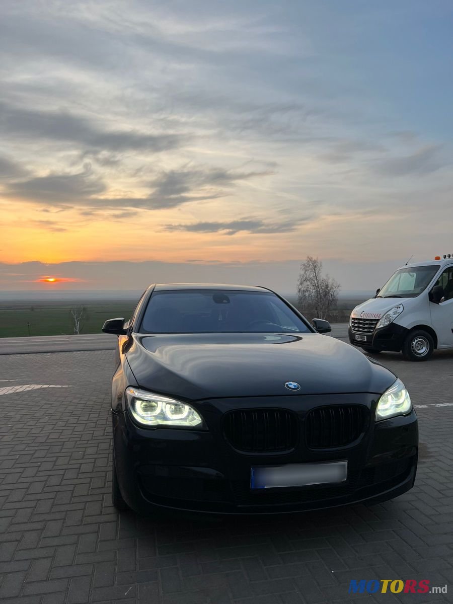 2011' BMW 7 Series photo #2