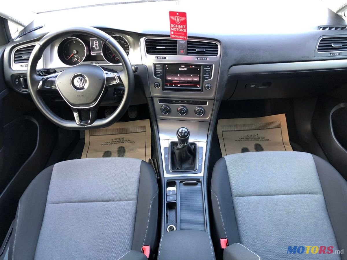 2016' Volkswagen Golf photo #6
