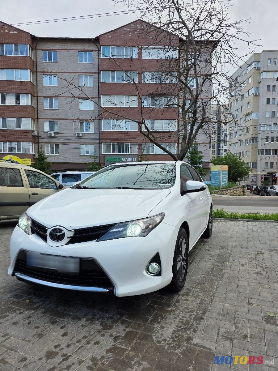 2014' Toyota Auris photo #4