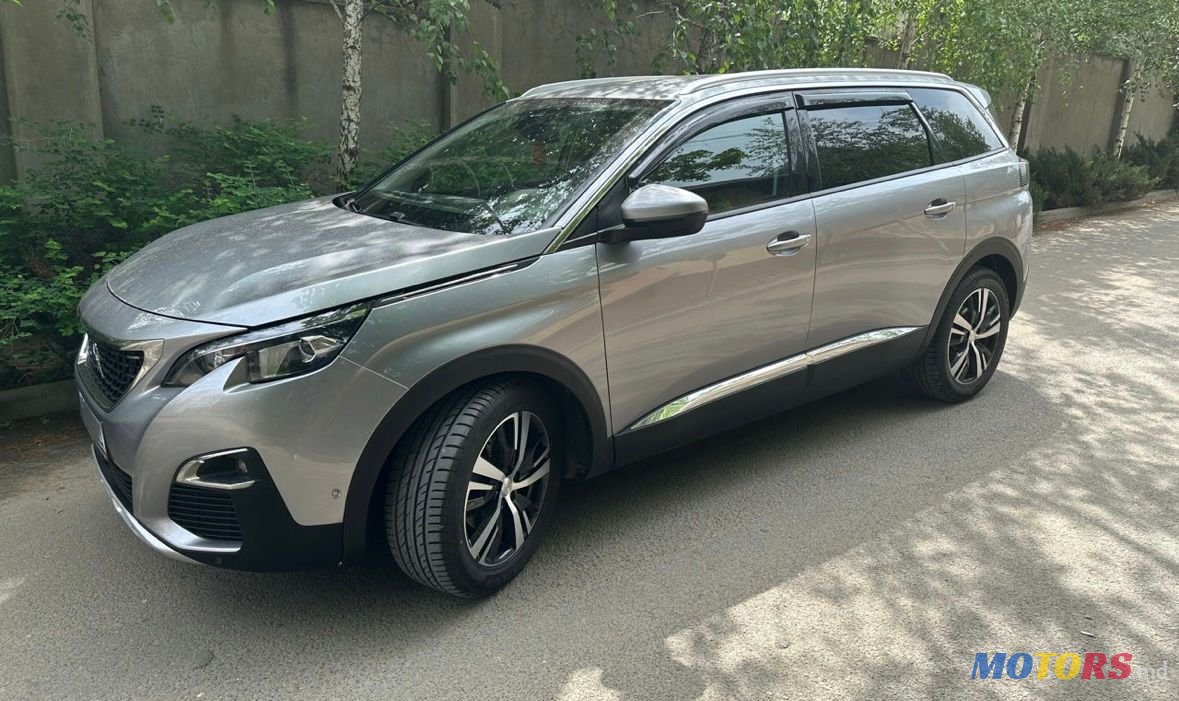 2018' Peugeot 5008 photo #2