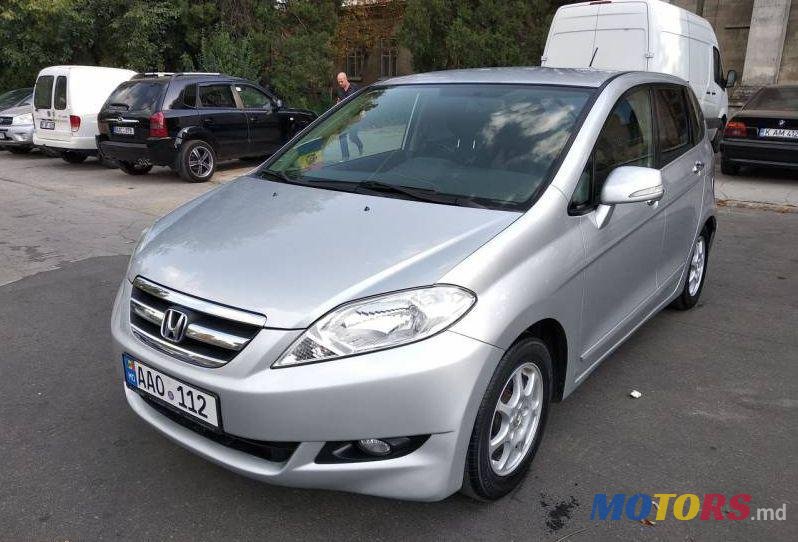 2006' Honda FR-V photo #1