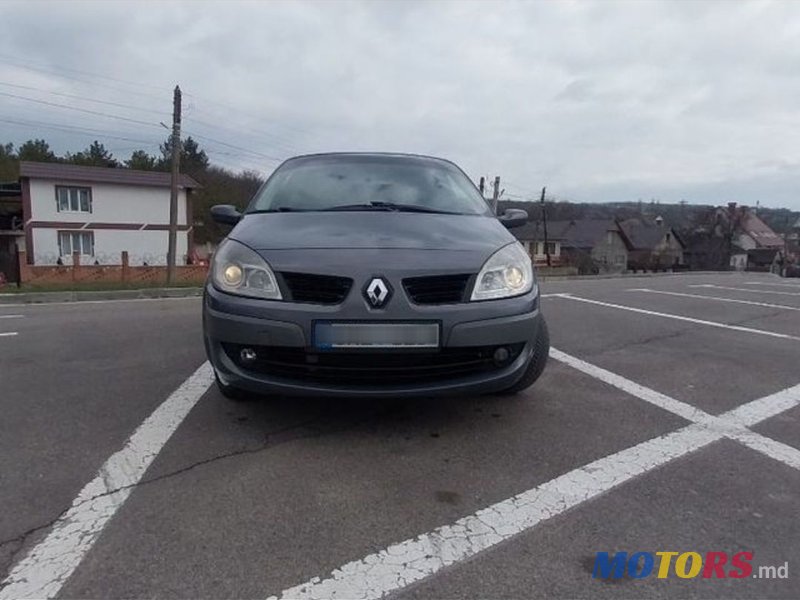 2007' Renault Grand Scenic photo #2