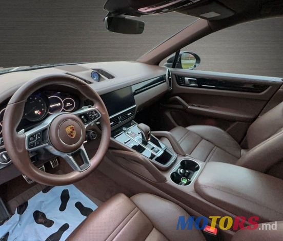 2019' Porsche Cayenne photo #4