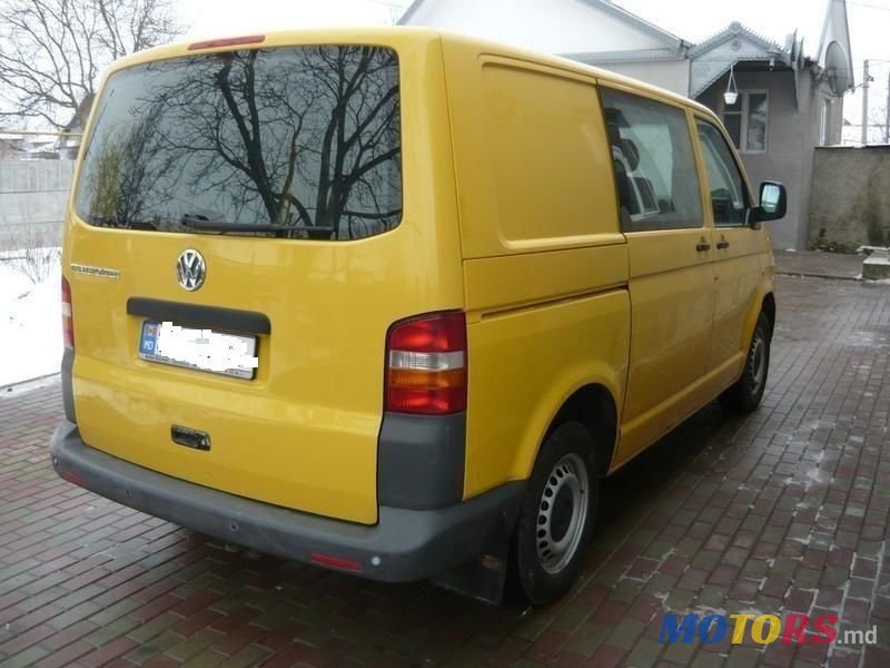 2005' Volkswagen Transporter photo #3