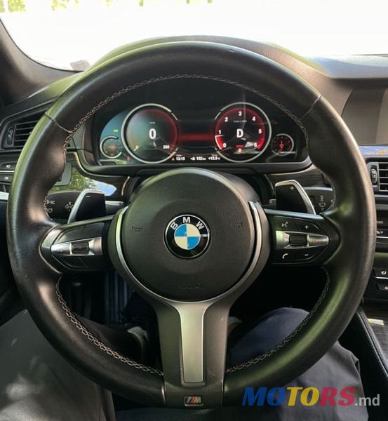 2013' BMW 5 Series photo #4