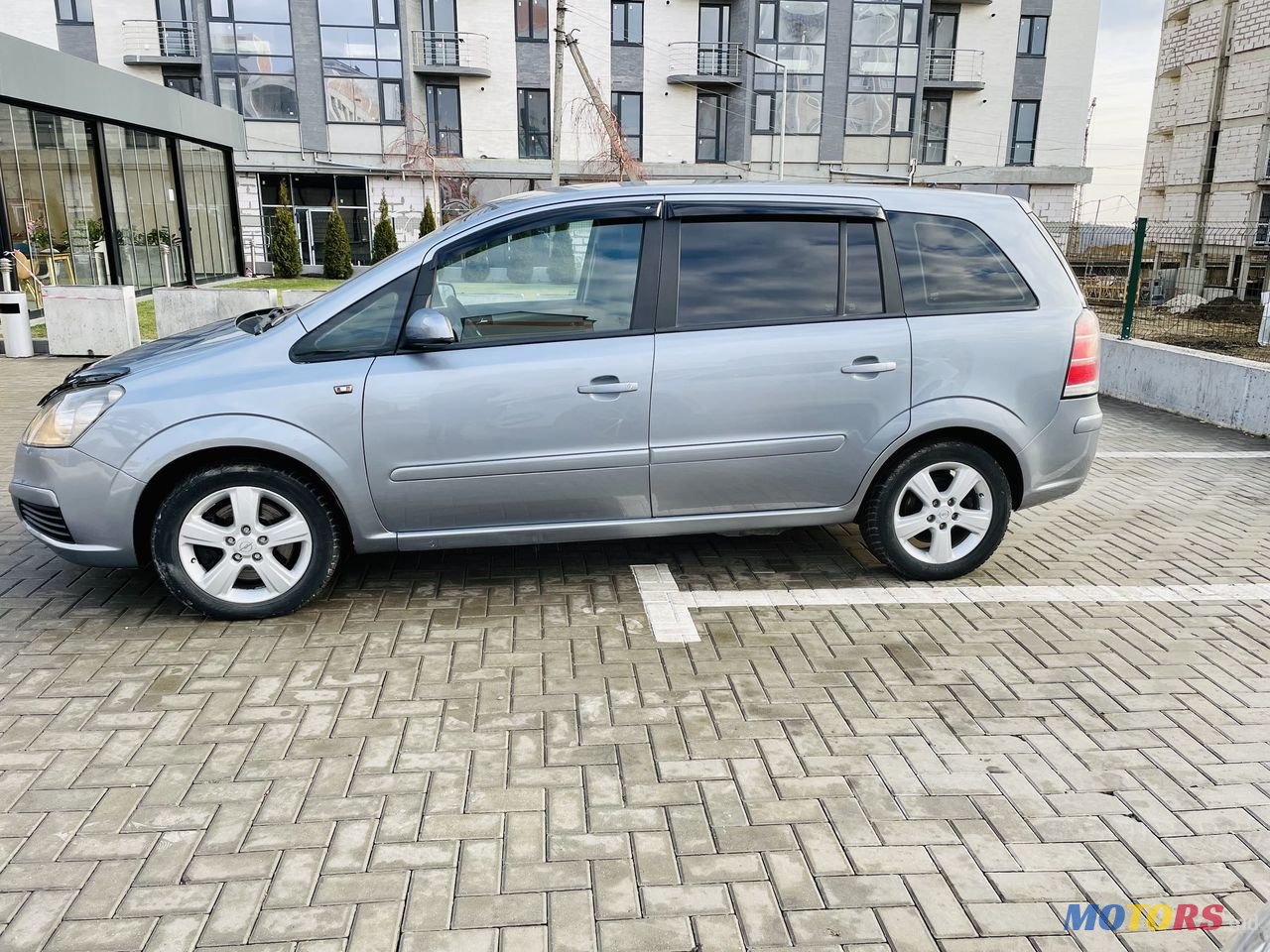 2006' Opel Zafira photo #1
