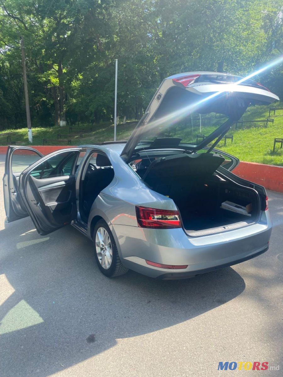 2018' Skoda Superb photo #6