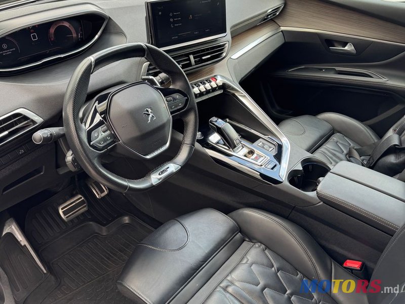 2023' Peugeot 5008 photo #5