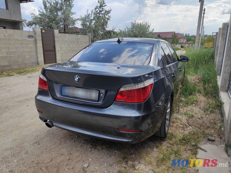 2010' BMW 5 Series photo #4