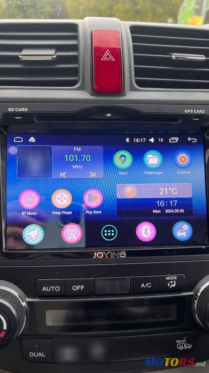 2010' Honda CR-V photo #6