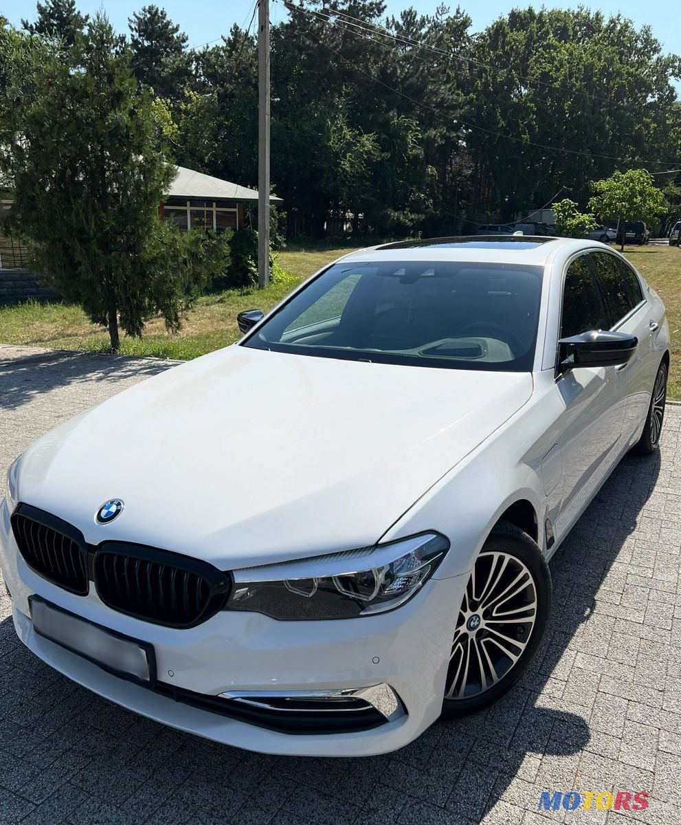 2017' BMW 5 Series photo #2