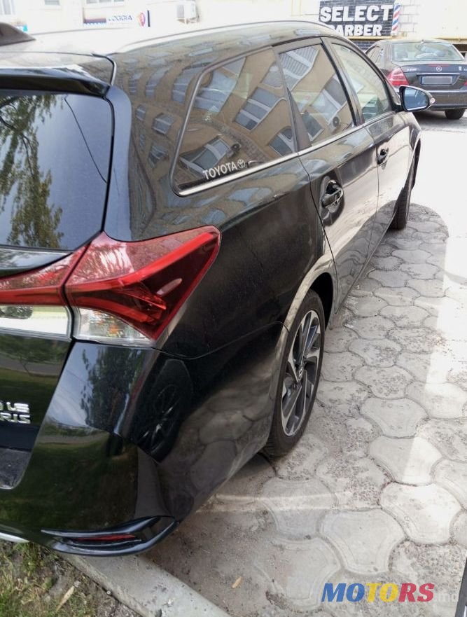 2016' Toyota Auris photo #4