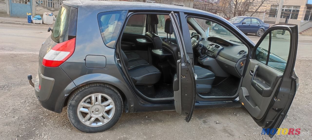 2005' Renault Scenic photo #2