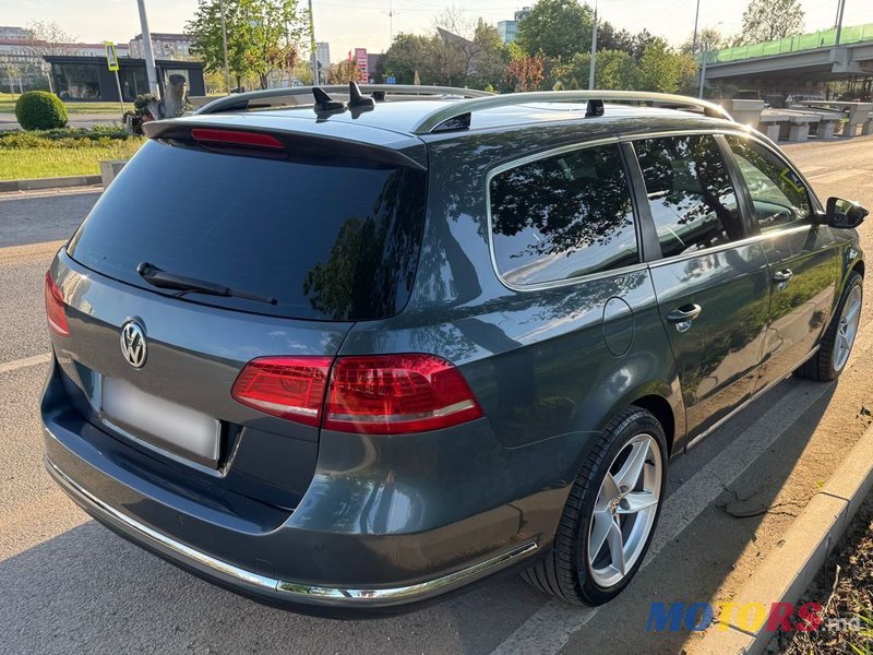 2012' Volkswagen Passat photo #6