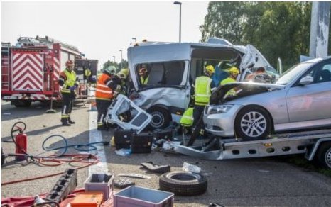 TRAGIC! Microbuz cu români, implicat într-un accident grav în Belgia. Unul a murit și alți patru au fost răniți